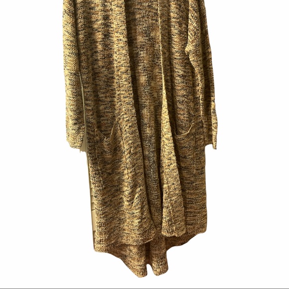 Pilcro and the Letterpress Long Sleeves Cardigan. - Picture 2 of 6